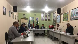 Durante sessão, câmara de Parari aprova projetos importantes e concede títulos