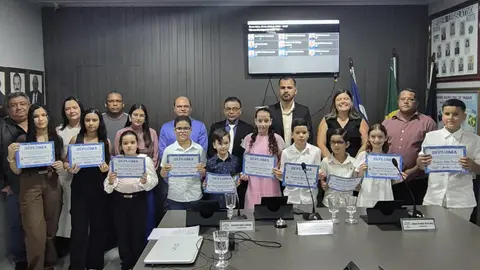 Registros da sessão desta sexta-feira na Câmara Municipal de Parari 📸🏛️